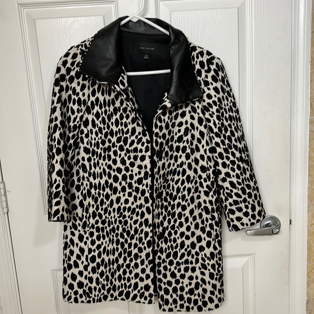 Beautiful Black & Dark Cream Jacket Bn
